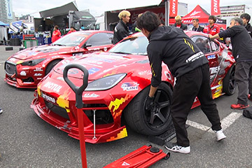 「TOKYO DRIFT」 D1GP会場でリバティーウォークのスーパーカーがドリフトパフォーマンス！