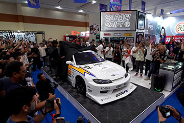 「TOKYO DRIFT」 D1GP会場でリバティーウォークのスーパーカーがドリフトパフォーマンス！