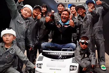 東京オートサロン2024　リバティーウォークブース
驚きのカスタムカーが登場！