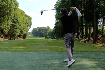 リバティゴルフレッスン・立浪和義編 5番ロングホールで黒岩バーディー！