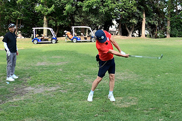 リバティゴルフレッスン・立浪和義編 5番ロングホールで黒岩バーディー！