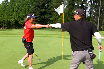 リバティゴルフレッスン・立浪和義編 5番ロングホールで黒岩バーディー！