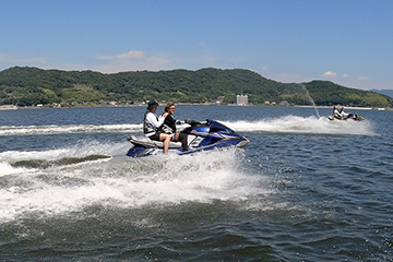 三和サービスマリン部に立浪和義&加藤愛が参加