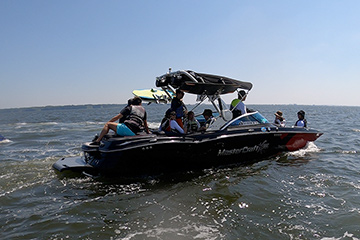 三和サービスマリン部に立浪和義&加藤愛が参加