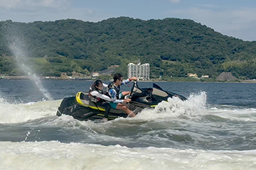 三和サービスマリン部に立浪和義&加藤愛が参加