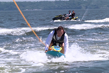 三和サービスマリン部に立浪和義&加藤愛が参加