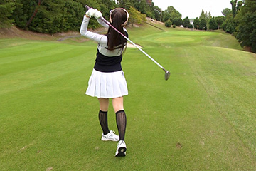 リバティゴルフレッスン・咲良菜緒編 12番ミドルホールもお上手！