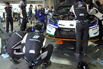 スーパー耐久 最終戦富士 愛知トヨタのメカニック体験 884号車がST-4クラスチャンピオン！