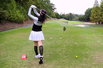 リバティゴルフレッスン・咲良菜緒編 13番ロングホールで苦戦！