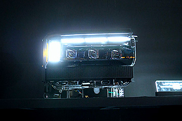 東京オートサロン2026 ヴァレンティ&アルファレックス ブース