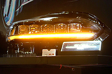 東京オートサロン2026 ヴァレンティ&アルファレックス ブース