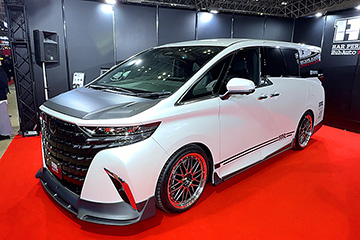 C-WEST ブース& C-WEST GIRLS