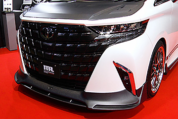 C-WEST ブース& C-WEST GIRLS