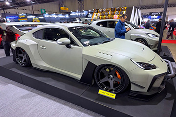 東京オートサロン　KUHLブース　KUHL OUTROADデビュー