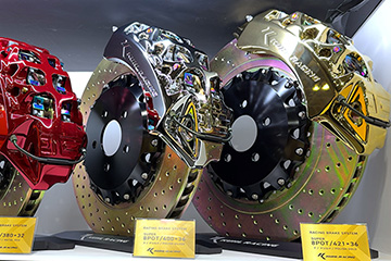 東京オートサロン　KUHLブース　KUHL OUTROADデビュー