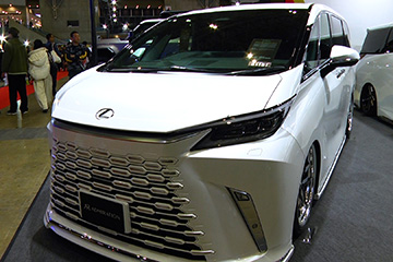 東京オートサロン　KUHLブース　KUHL OUTROADデビュー